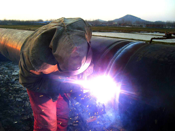 Manual Metal Arc Welding Pipe Work